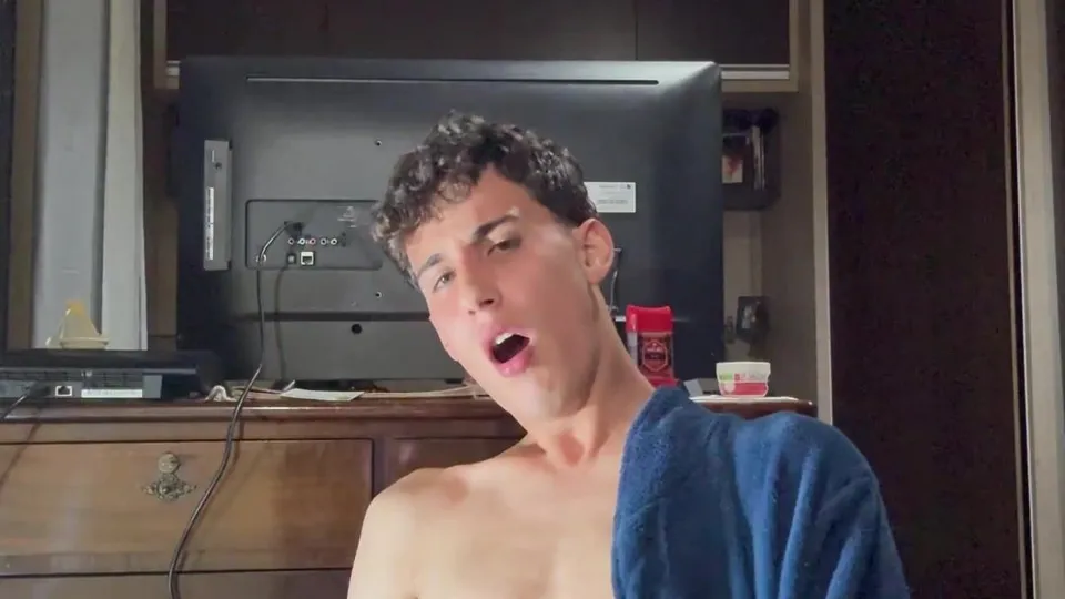 S04A02 - Max - Can I cum in your mouth 2