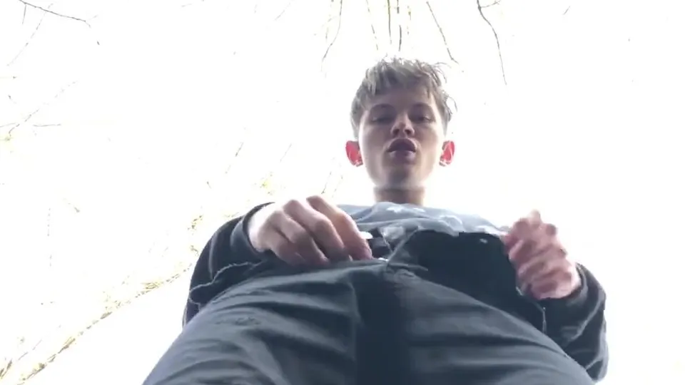 S06A02 - Young twink jerking outside