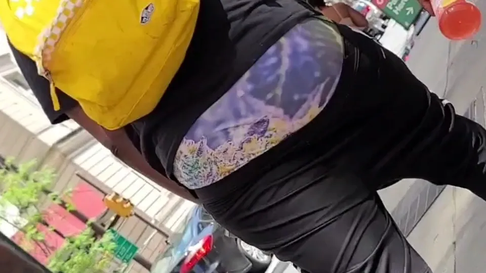 Sagger Booty Quaking