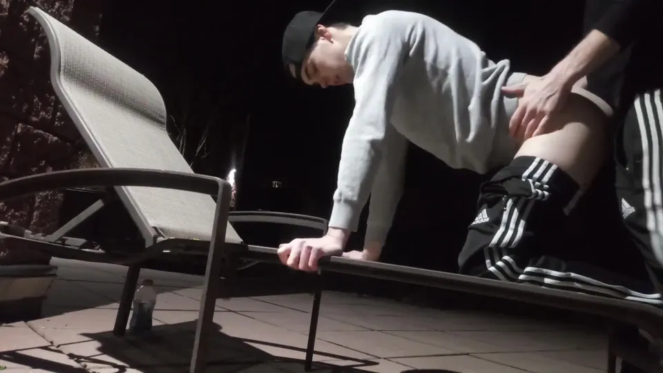Scally getting fucked on sunlounger - ThisVid.com