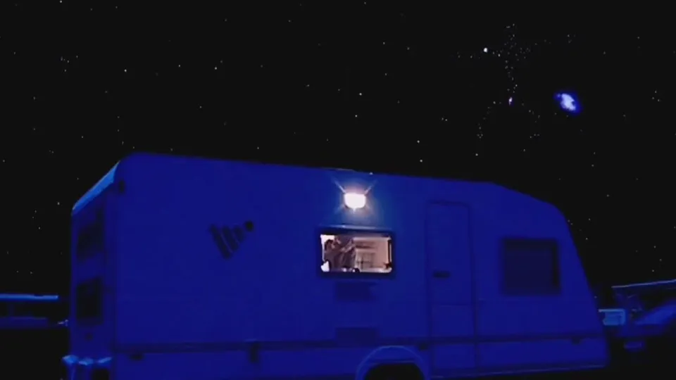 Schwule Studenten-Nachtzirkus-Abenteuer