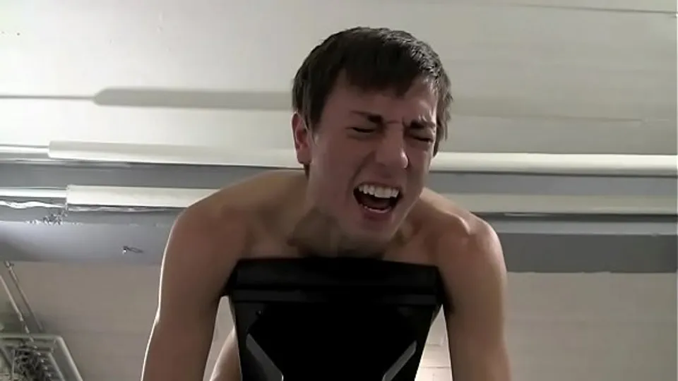 sculacciata per un ragazzo