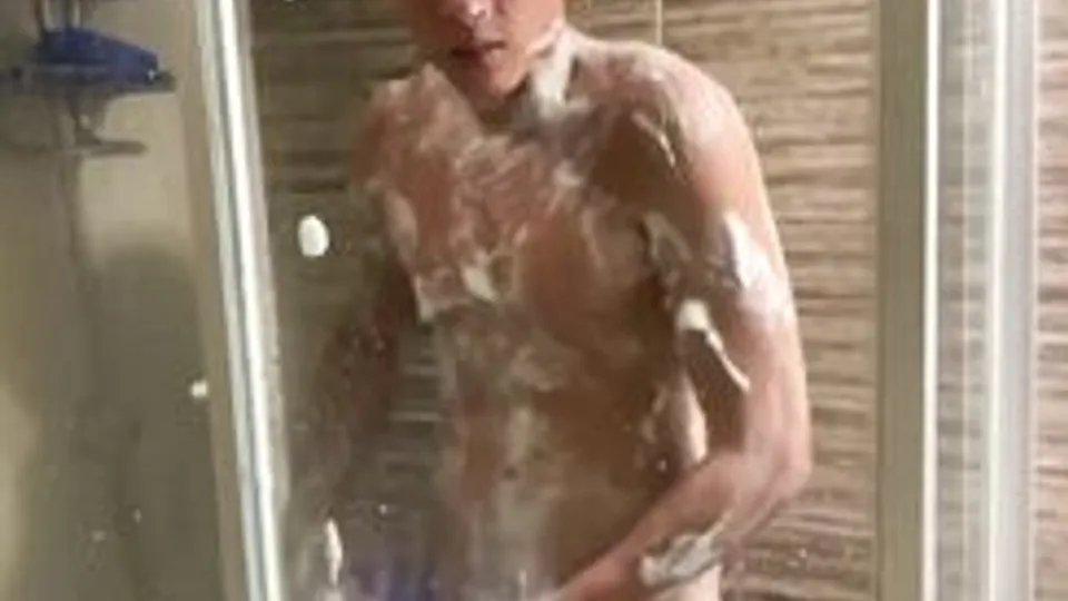 Second boy go to the shower - No sex