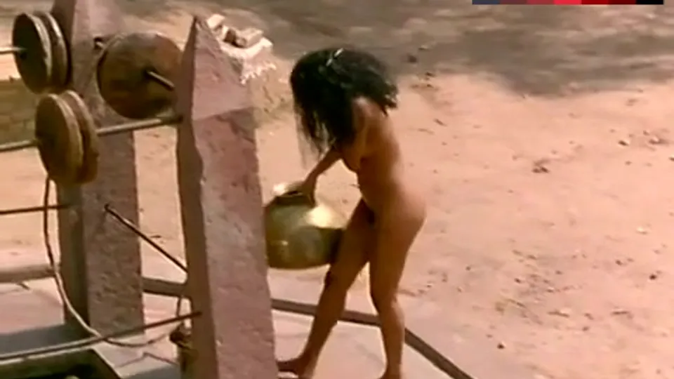 Seema Biswas Outdoor Nudity – Bandit Queen