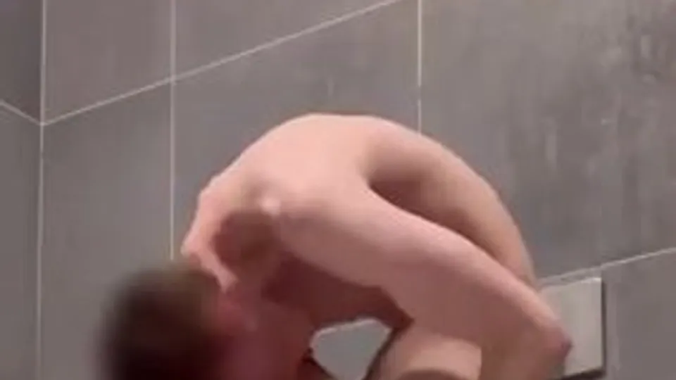 Selfsuck bro - video 2 - ThisVid.com