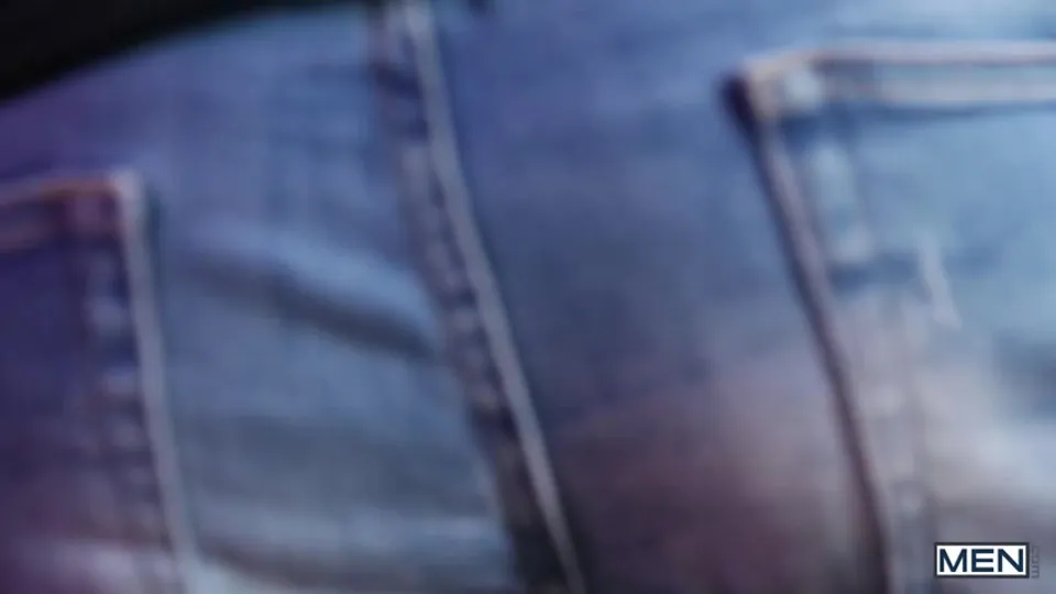 Landon Mycles and Leo Fuentes: Sensual Gay Encounter