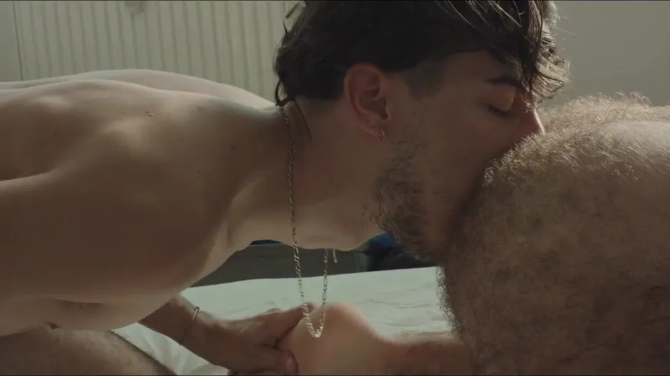 Sensual lovemaking scene from a movie - ThisVid.com