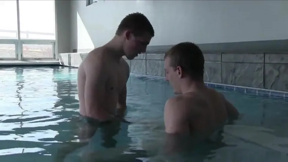 .sex in the swimming pool. - ThisVid.com
