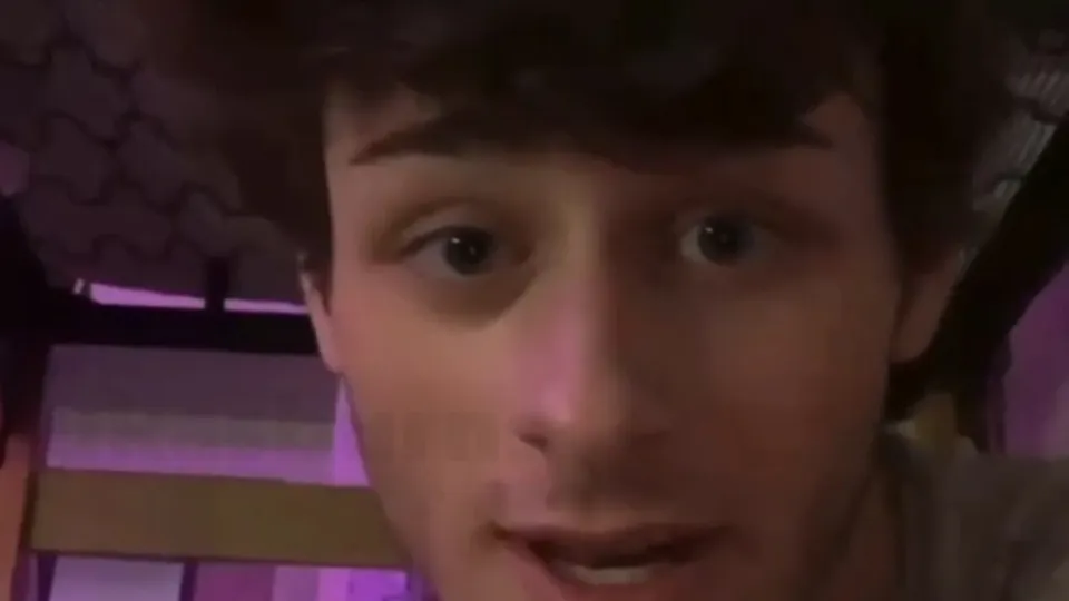 Sexiest lad eva prt 2 - ThisVid.com