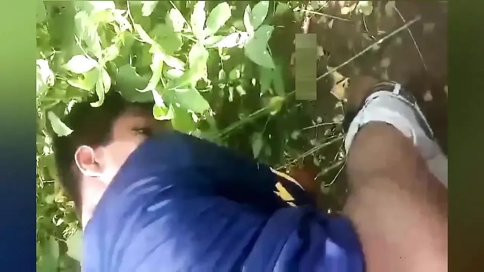 SEXO COM UM ADOLESCENTE, FODE O MEU AMIGO GÉMEO DENTRO DE UM MALABARISMO. PILA GRANDE A ENTRAR NO CU APERTADO DE UM BANGLA E GOZO GAY XX