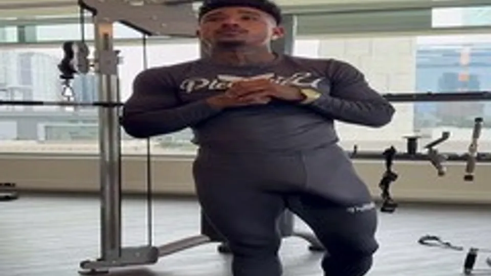 Sexy big-dicked black youngin paid to jerk and bust - ThisVid.com