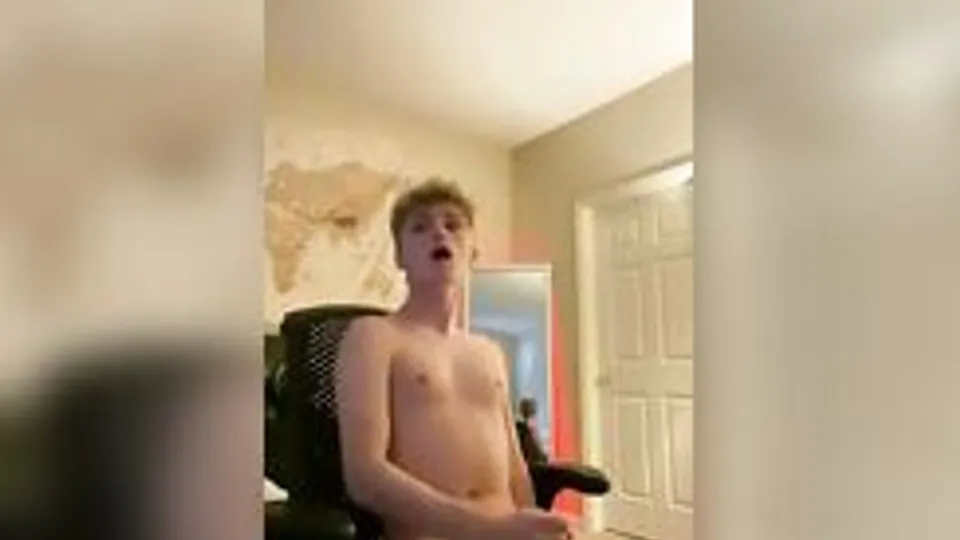 Sexy Blond Boy Seth Wanks In His Gaming Chair