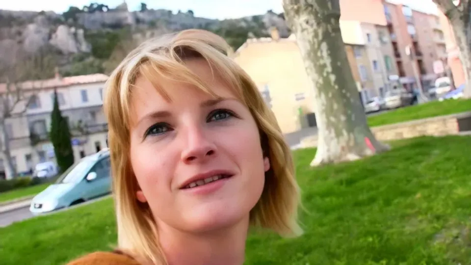 Blonde MILF Loves Deep Anal