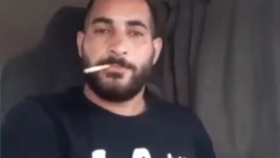 Sexy guy baited showing dick in his track - ThisVid.com