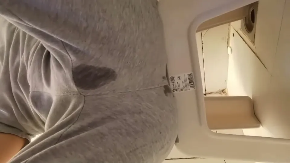 Sexy guy shits and pisses his sweatpants - ThisVid.com