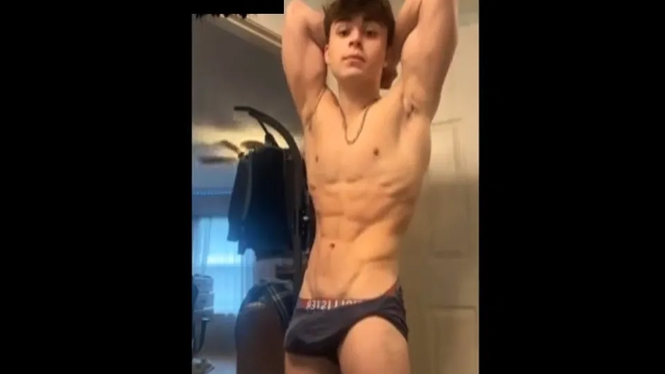 Sexy Muscle Lad poses with a raging boner. - ThisVid.com