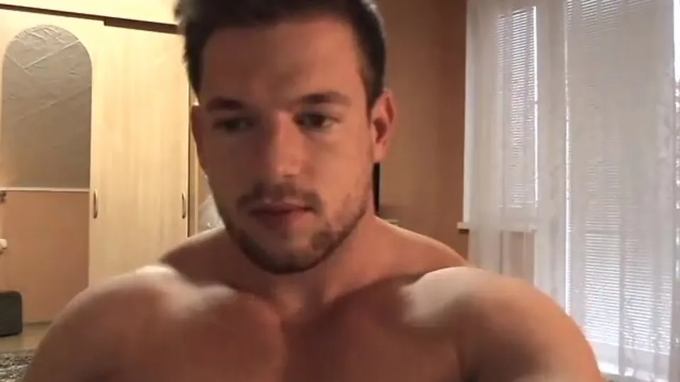 Muscle Performer's Cam Show