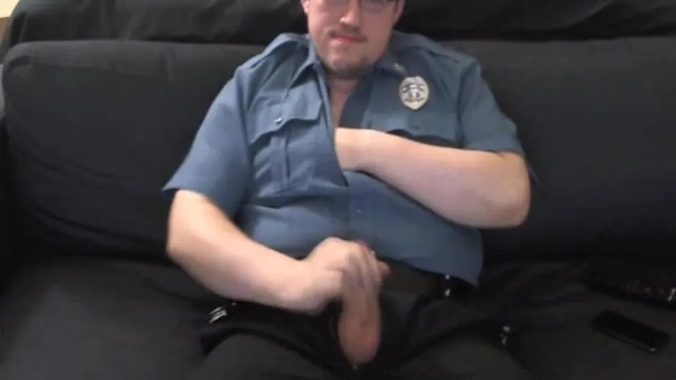 Sexy nerd jerks and cums 2 - ThisVid.com