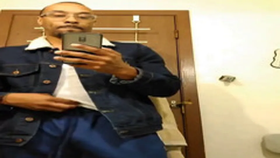 Sexy OG playing with that big dick - ThisVid.com