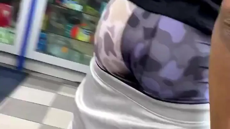 Gas Station Voyeur: Sagging Jeans Encounter
