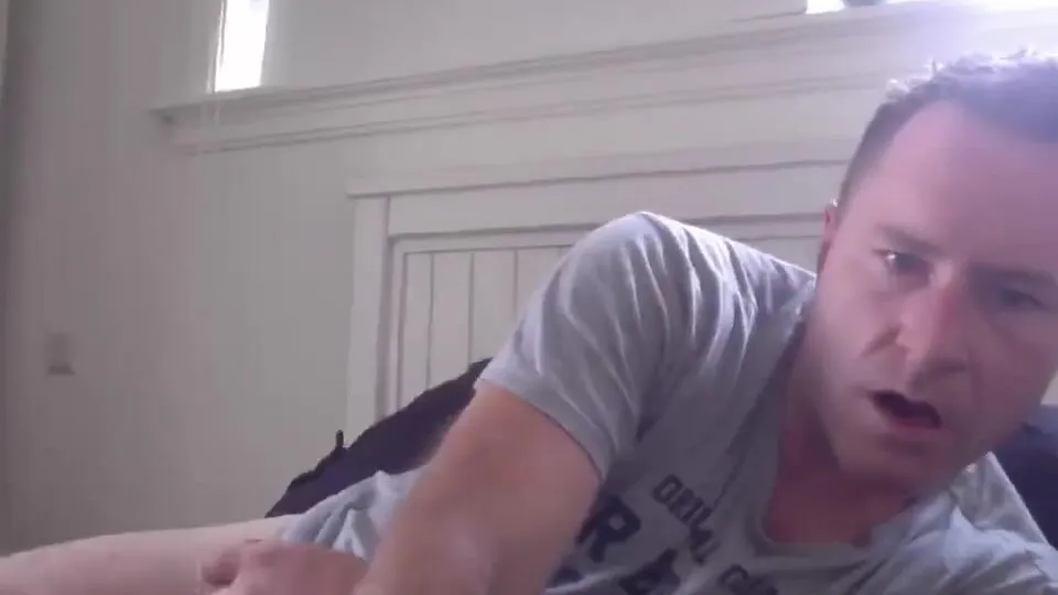 Sexy South African Daddy Has A Wank - ThisVid.com
