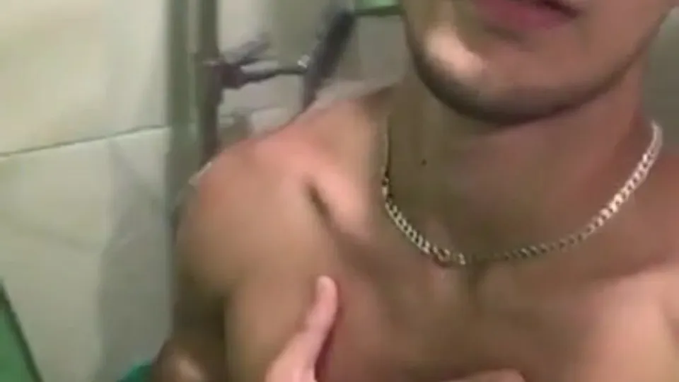 Sexy str8 hot shower moment