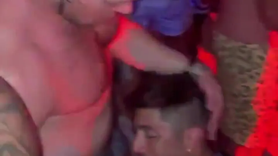 Sexy Stud Giving Head at the Public Club - ThisVid.com