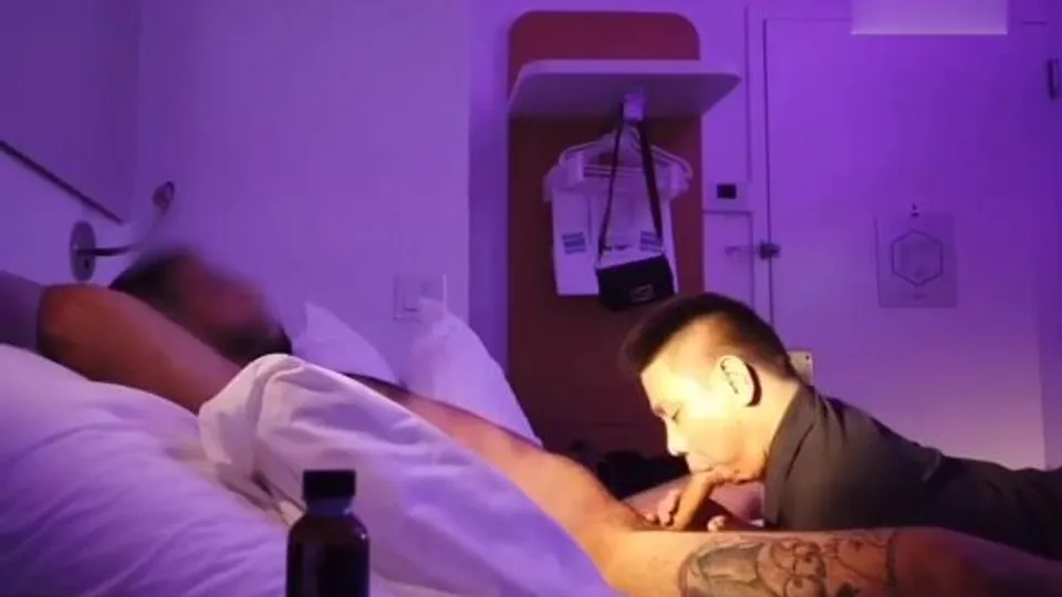 Sexy stud sucked off by thirsy asian fag - ThisVid.com
