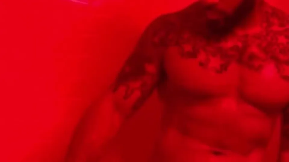 Sexy tatted lightskin showing off body under red light - ThisVid.com