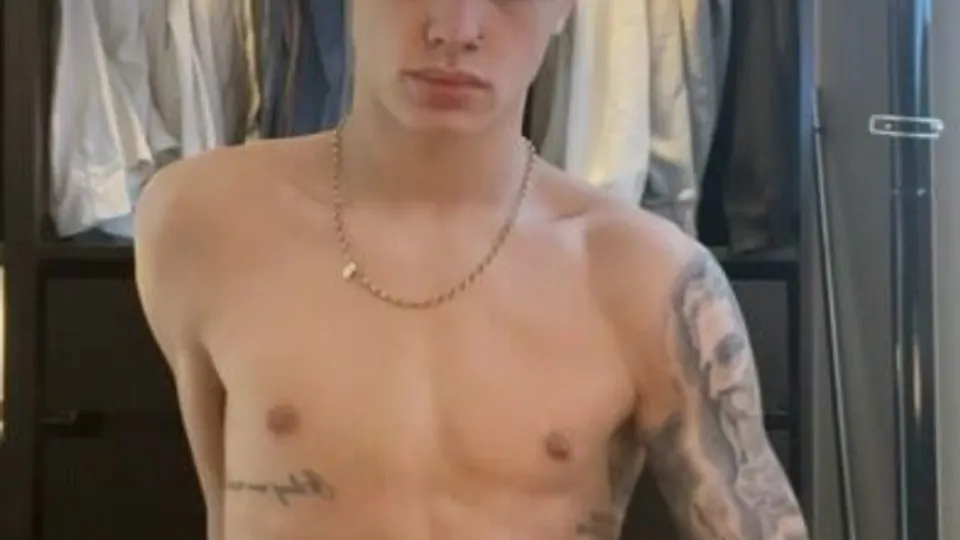Sexy twink jerking - video 2 - ThisVid.com