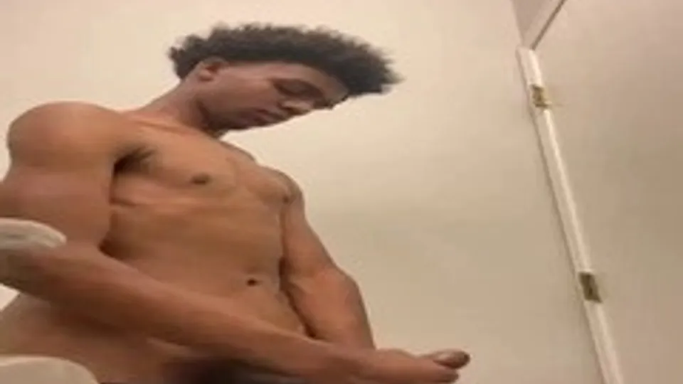 Sexy young bul playing with his hard cock - ThisVid.com
