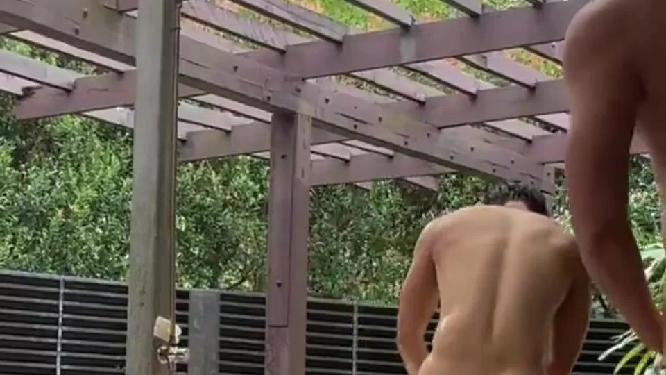 Sg shower video 1 - ThisVid.com