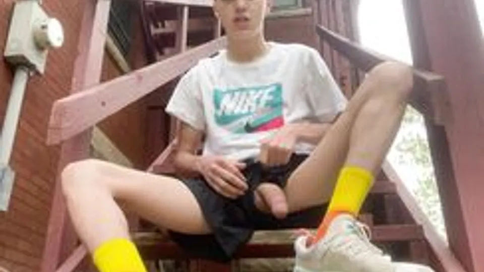 Twink Masturbation Show in Public