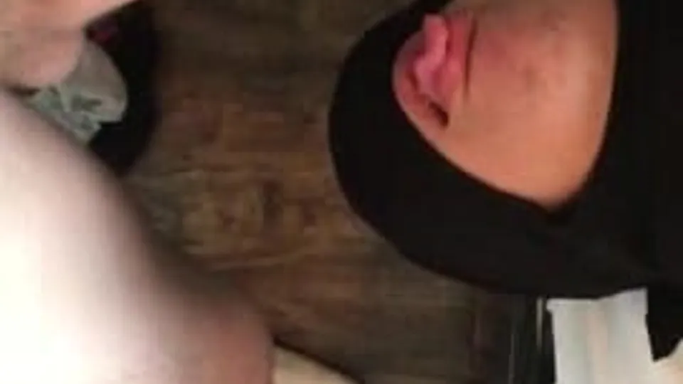 Shooting my cum over an anonymous guys face – blessed213