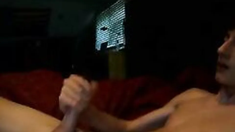 Short vid boy on red cums