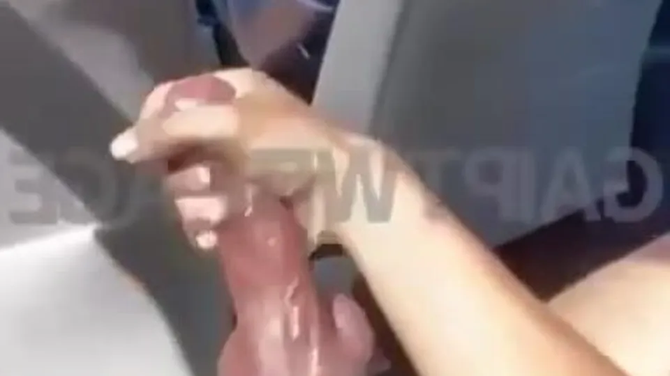 Show Off in Taxi - ThisVid.com