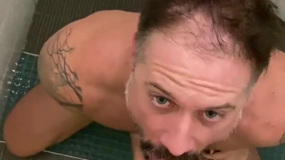 Shower in the shower - ThisVid.com