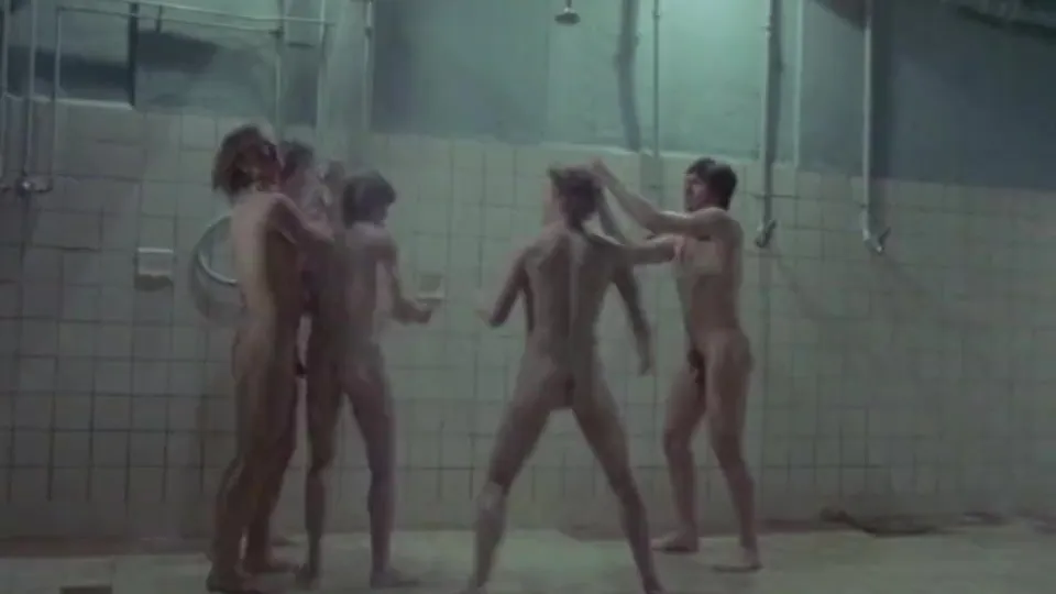 Shower scene - video 14 - ThisVid.com