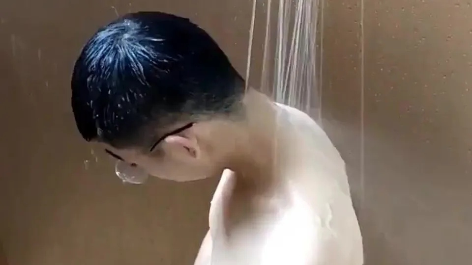 Shower Spy - video 24 - ThisVid.com