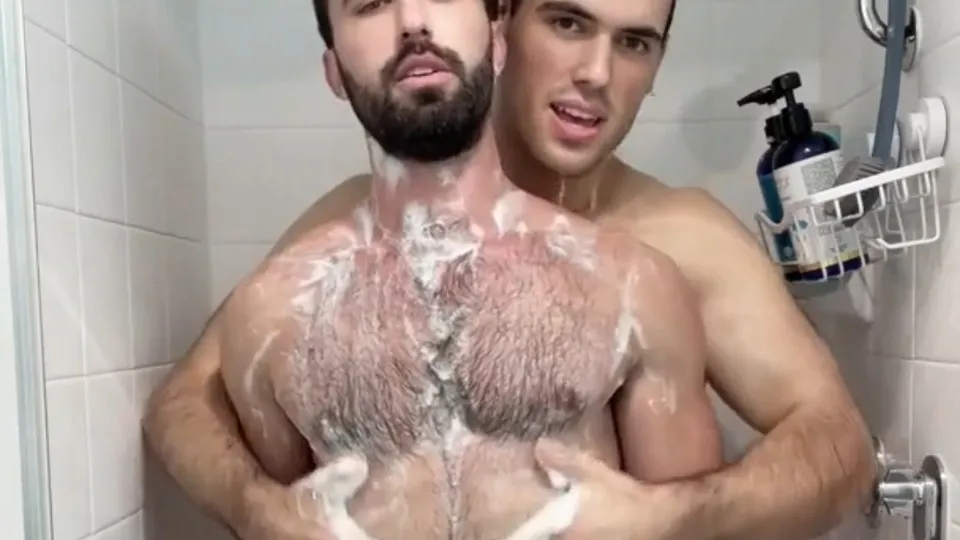 Showering with Bro - ThisVid.com