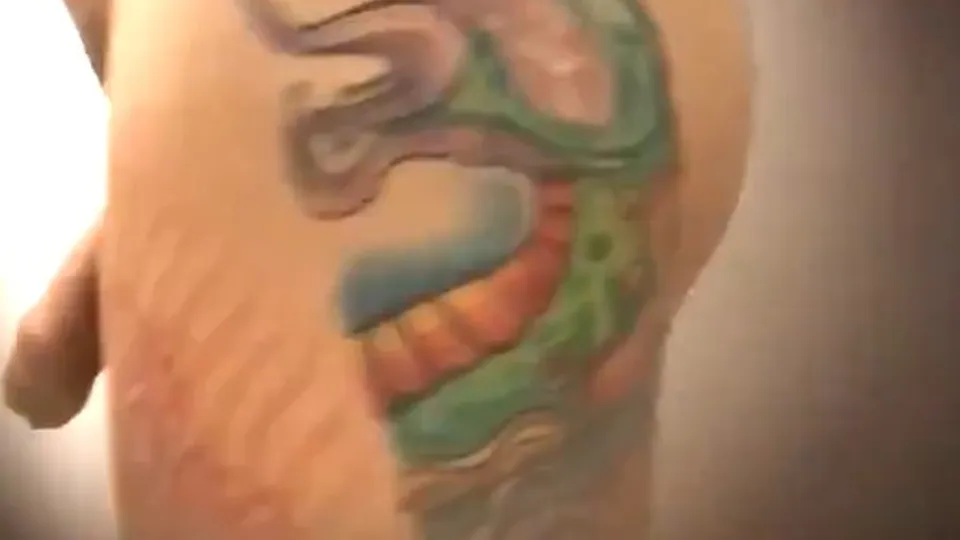 Showers 112 Tatted daddy - ThisVid.com