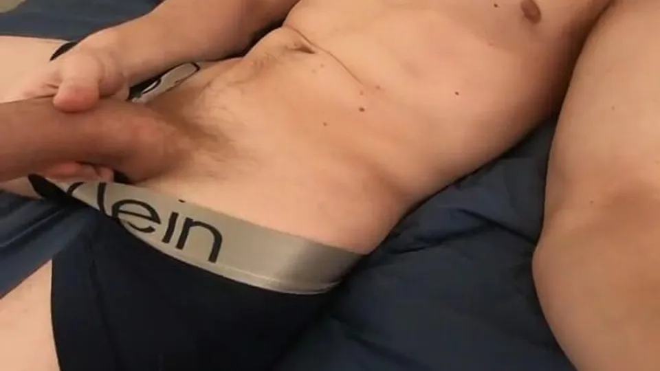 Showing off my massive shaft in bed JimmyRipper