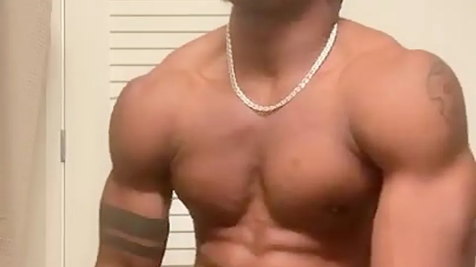 Siah Artis Makes His Epic Body Nut Twice in 1 Minute