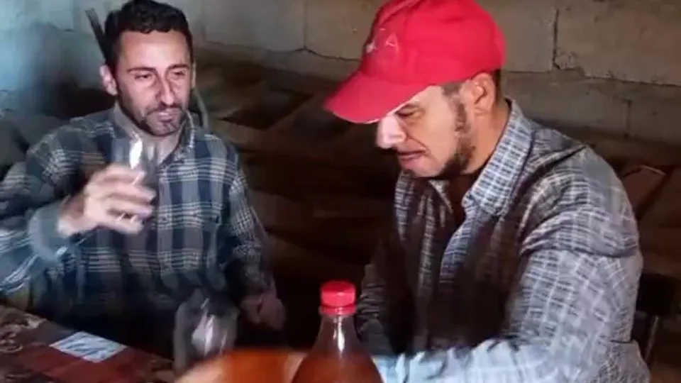 Sicilian Guy Sucking his friends dick - ThisVid.com