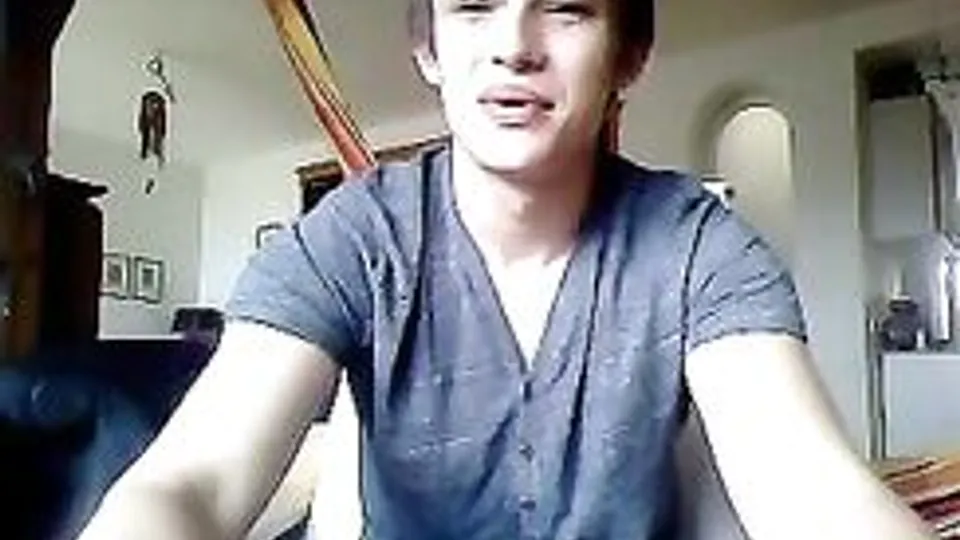 simpatic and super cute happy guy cam