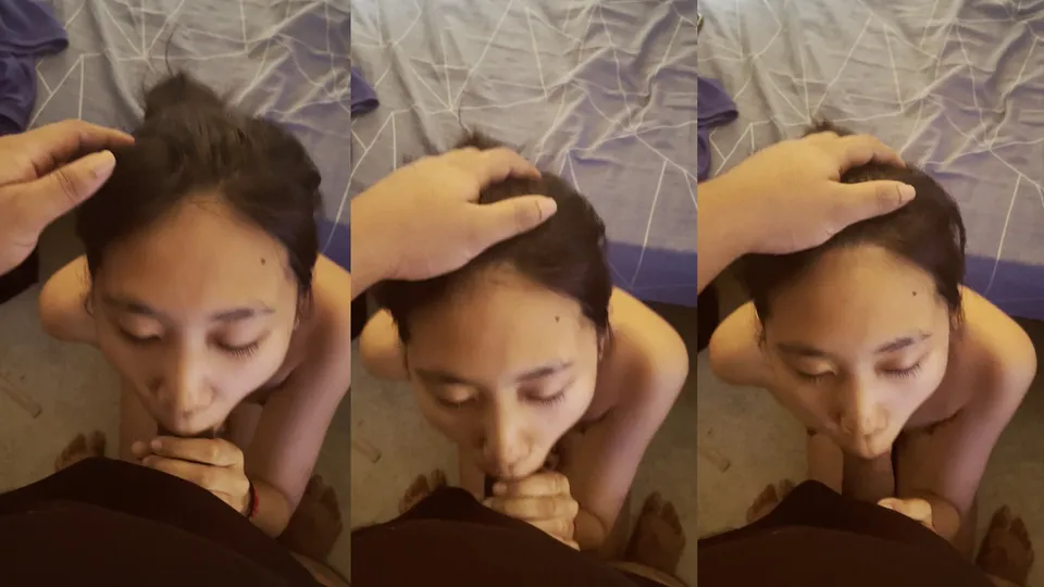 Singaporean sister Kexin gives oral sex to her boyfriend from her boyfriend’s perspective 
