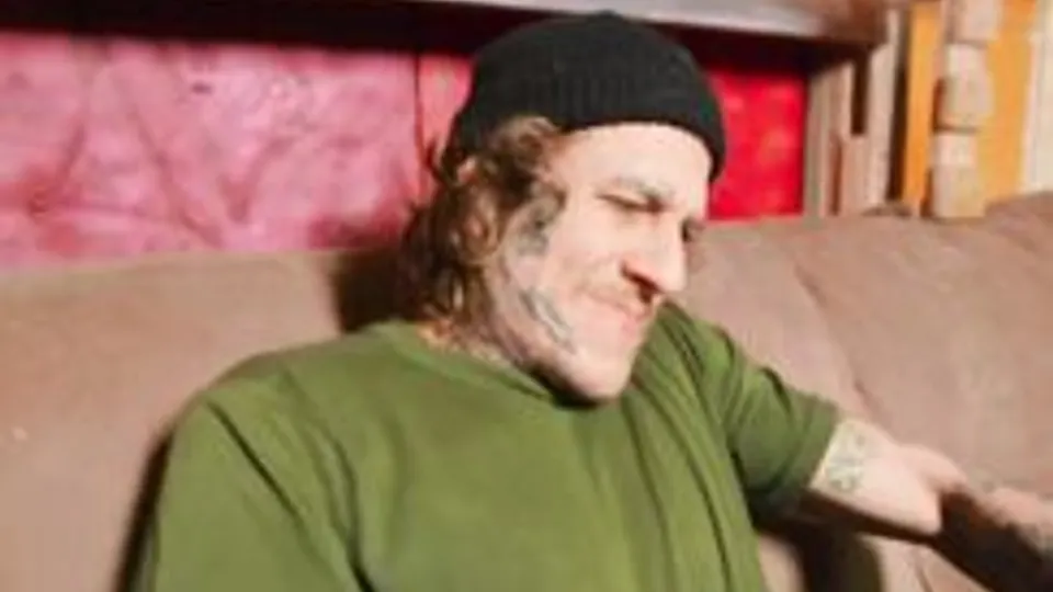 Sk8ter Boyz Bo creams the puck of Edward *Nicer*