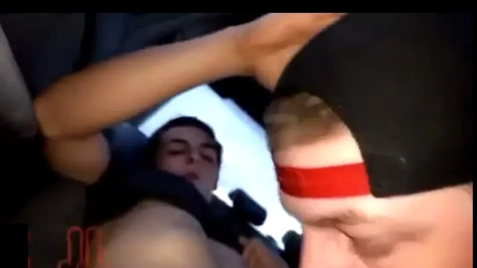 Skaden picks up an 18 yr. old at local cruising spot. - ThisVid.com