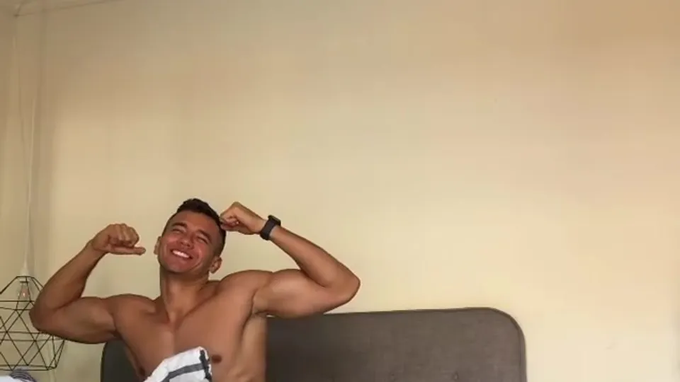 SKINNY ATHLETIC MUSCLE - video 680 - ThisVid.com