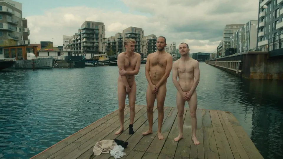 Skinny Dipping Prank SPH - ThisVid.com